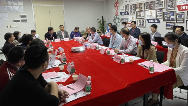 《智能光電技術》設備評審暨配套專業教材編寫會議于10月26日召開