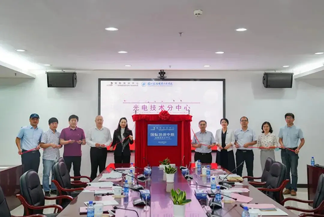 唯康教育助力深圳市光電產業技術技能人才培養標準走向世界